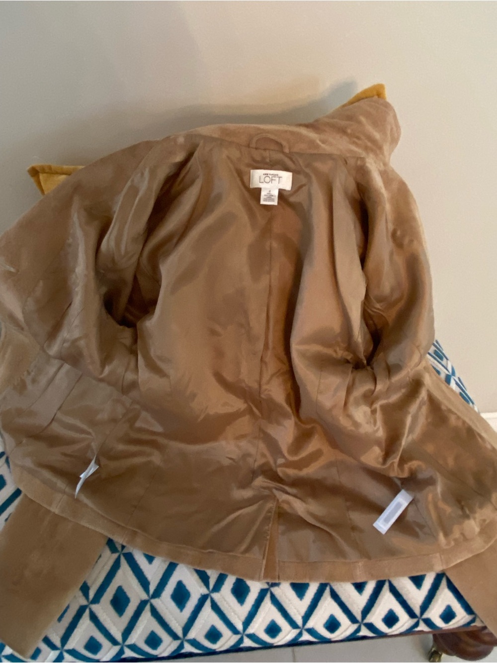 Ann Taylor Loft 100% Suede Leather Button-Front Blazer Jacket in Camel - Size 4 - Picture 6 of 6